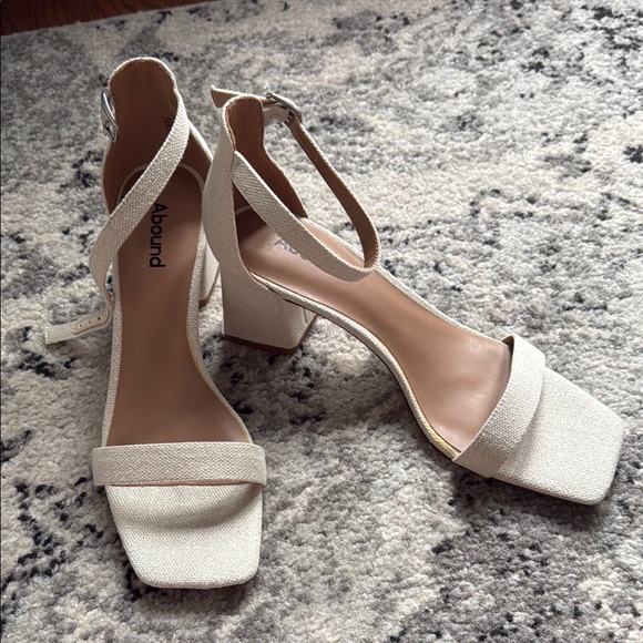 Sandals - Picture 1 of 5